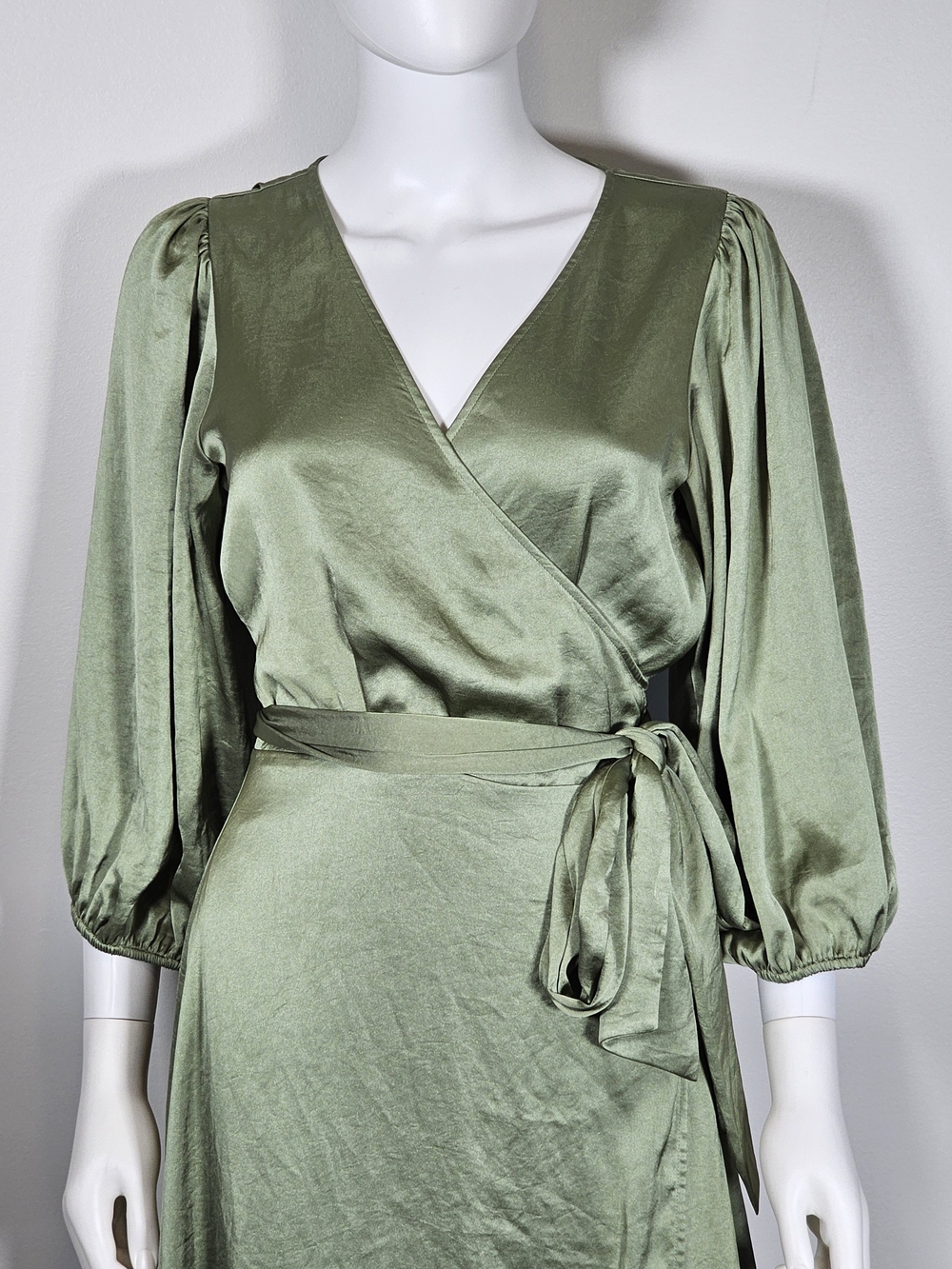 Little Moon Aritzia Olive Satin Wrap Midi Dress with Puff Sleeves Sz M - Picture 2 of 10
